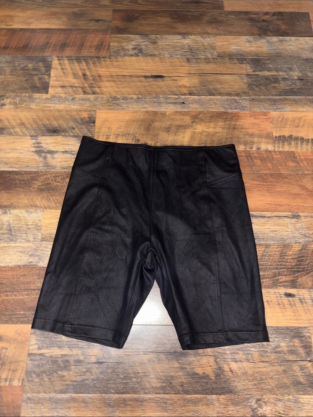 Free People Vegan Leather Biker Shorts Black Crackle High Waist‎ Size Large
